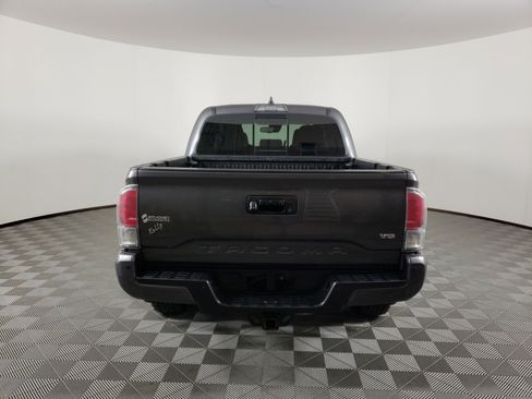 Used 2022 Toyota Tacoma 4x4 Double Cab image 4