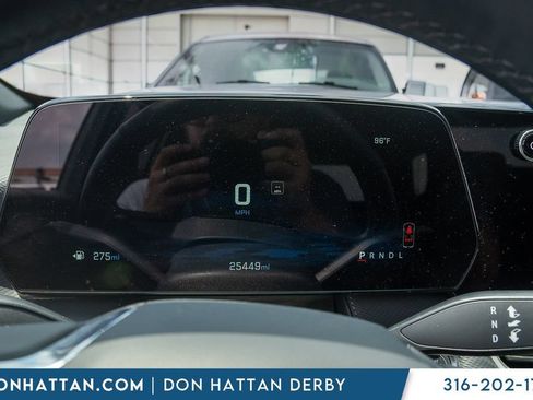 Used 2025 Chevrolet Equinox LT FWD image 8
