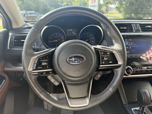 Used 2019 Subaru Outback 2.5i Touring AWD/4WD image 17