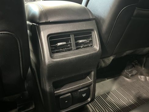 Used 2019 Ford Edge SEL w/ Equipment Group 201A AWD/4WD image 31