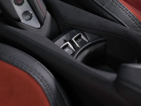 Used 2024 McLaren 750S Spider RWD image 45