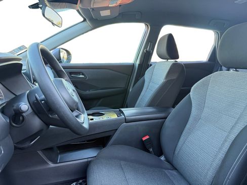 Used 2023 Nissan Rogue SV image 9