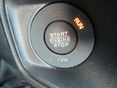 Used 2024 Jeep Wrangler Sport image 27