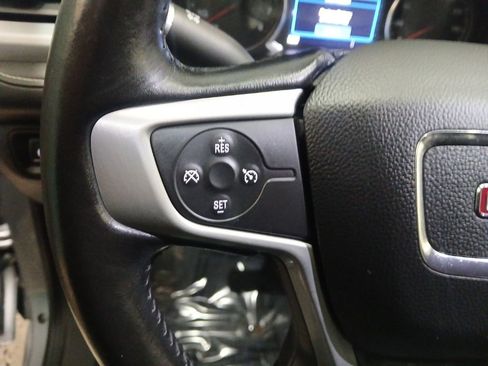 Used 2020 GMC Acadia SLE w/ Driver Convenience Package image 34