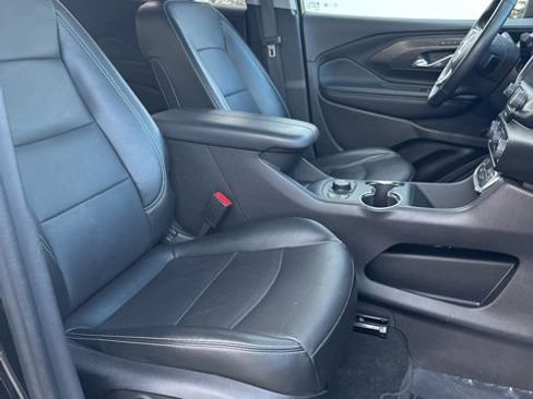 Used 2024 GMC Terrain SLT image 37