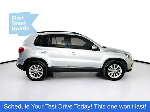 Used 2018 Volkswagen Tiguan Limited w/ Premium Package image 10