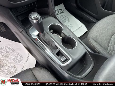 Used 2019 Chevrolet Equinox LT w/ Driver Convenience Package image 18