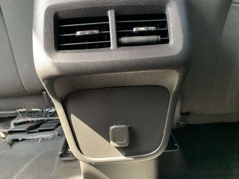 Used 2018 Chevrolet Equinox LT FWD image 30
