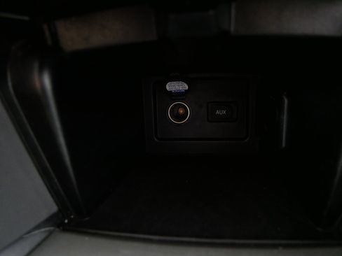 Used 2011 Toyota Camry LE image 29