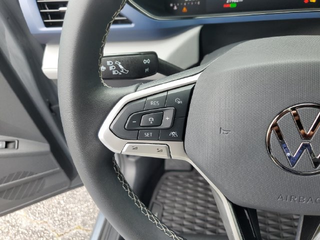Certified 2024 Volkswagen Taos SE FWD image 31