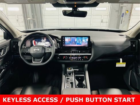 New 2026 Nissan Pathfinder Platinum image 4