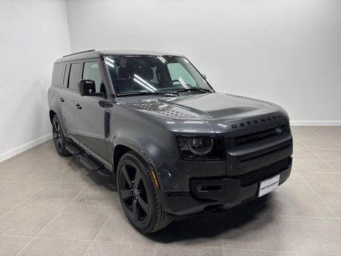 Used 2025 Land Rover Defender 110 X-Dynamic SE AWD/4WD image 4