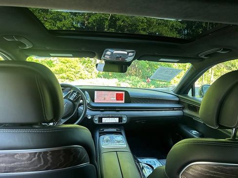 Used 2023 Genesis G90 3.5T AWD/4WD image 24