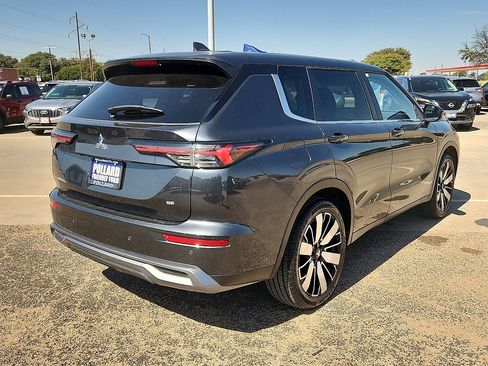 Used 2025 Mitsubishi Outlander SE FWD image 4