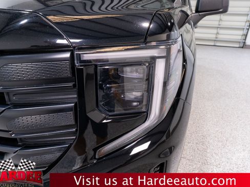 Used 2024 GMC Sierra 1500 Pro w/ Graphite Edition AWD/4WD image 8