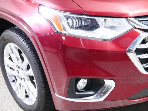 Used 2021 Chevrolet Traverse High Country AWD/4WD image 16