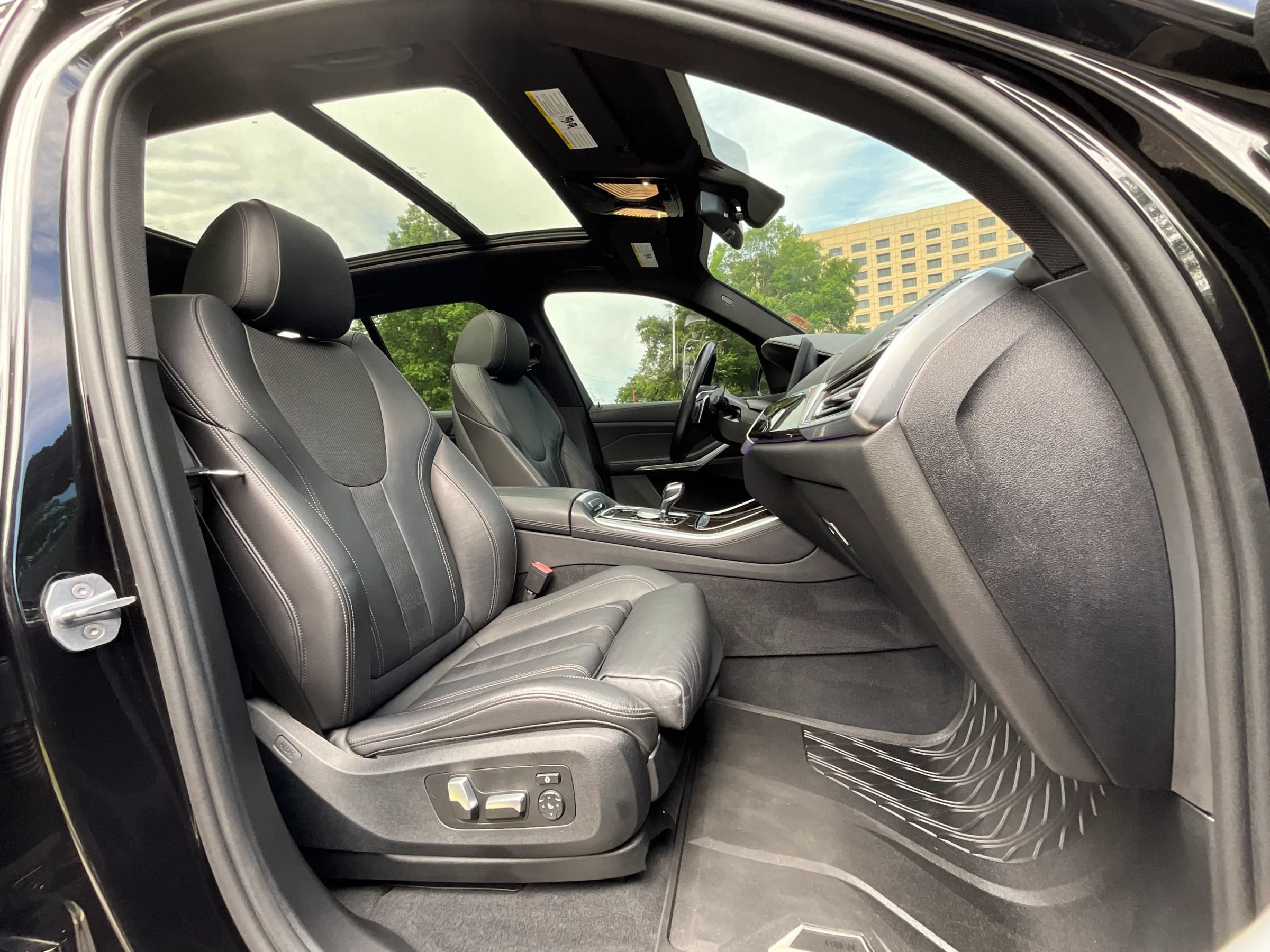 Used 2019 BMW X5 xDrive40i w/ Convenience Package AWD/4WD image 18