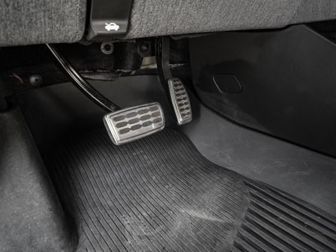 Used 2026 Cadillac Escalade V w/ LPO, ONYX Package image 17