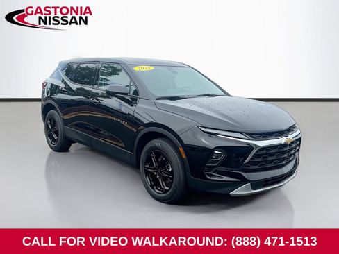 Used 2025 Chevrolet Blazer LT AWD/4WD image 1