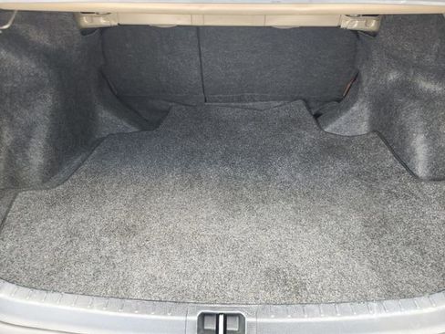 Used 2015 Toyota Corolla LE FWD image 32