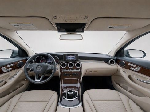 Used 2017 Mercedes-Benz GLC 300 4MATIC image 23