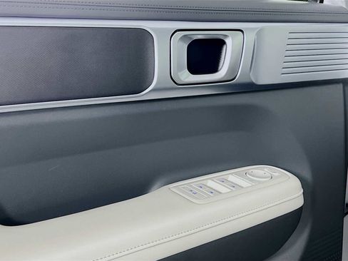 Certified 2025 Hyundai Santa Fe SEL image 17