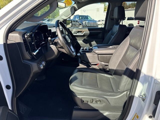 Used 2025 GMC Sierra 1500 SLT AWD/4WD image 12
