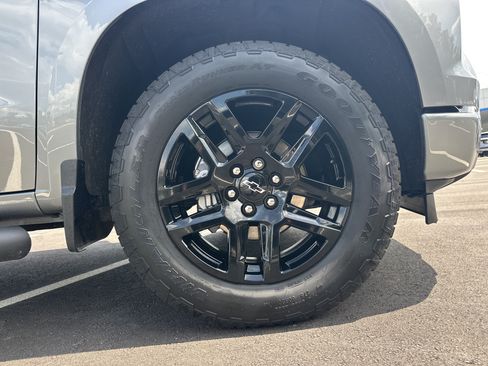 Used 2026 Chevrolet Silverado 1500 Custom w/ Turbomax Blackout Package RWD image 13