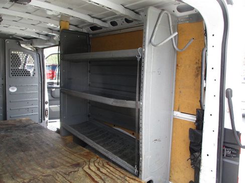 Used 2020 Nissan NV 2500 SV image 25