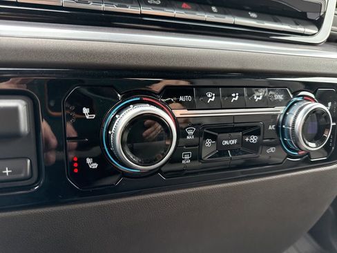 Used 2025 GMC Sierra 2500 SLT w/ LPO, GMC Protection Package image 23