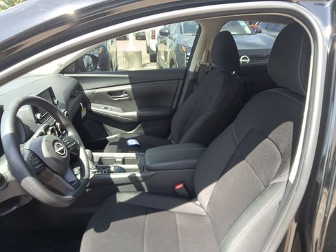 Used 2025 Nissan Sentra S FWD image 9