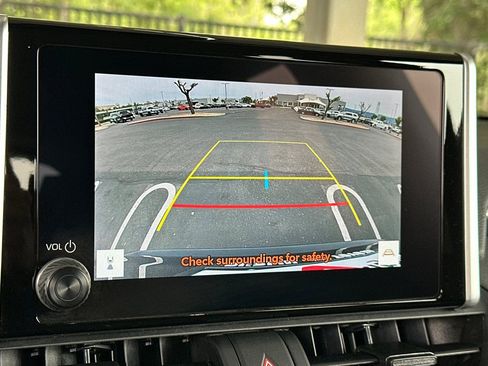 Used 2025 Toyota RAV4 XLE AWD/4WD image 22