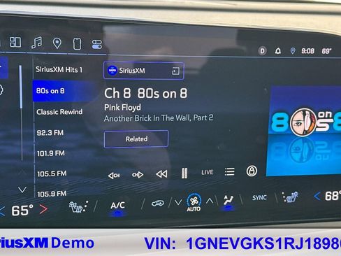 Used 2024 Chevrolet Traverse LT image 40