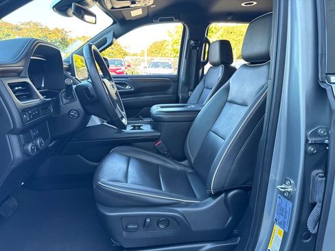 Used 2024 Chevrolet Suburban Premier image 9