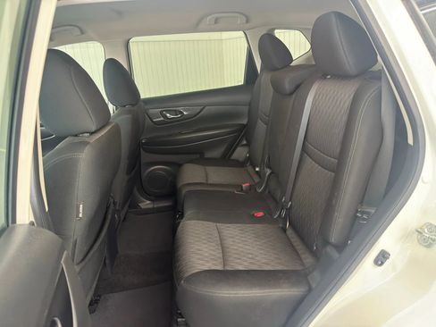 Used 2017 Nissan Rogue SV w/ Midnight Edition Package image 12