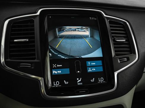Used 2020 Volvo XC90 T5 Momentum w/ Protection Package Premier FWD image 19