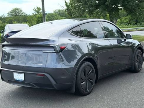 Used 2026 Tesla Model Y Long Range AWD/4WD image 4