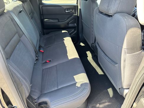Used 2022 Nissan Frontier SV AWD/4WD image 17