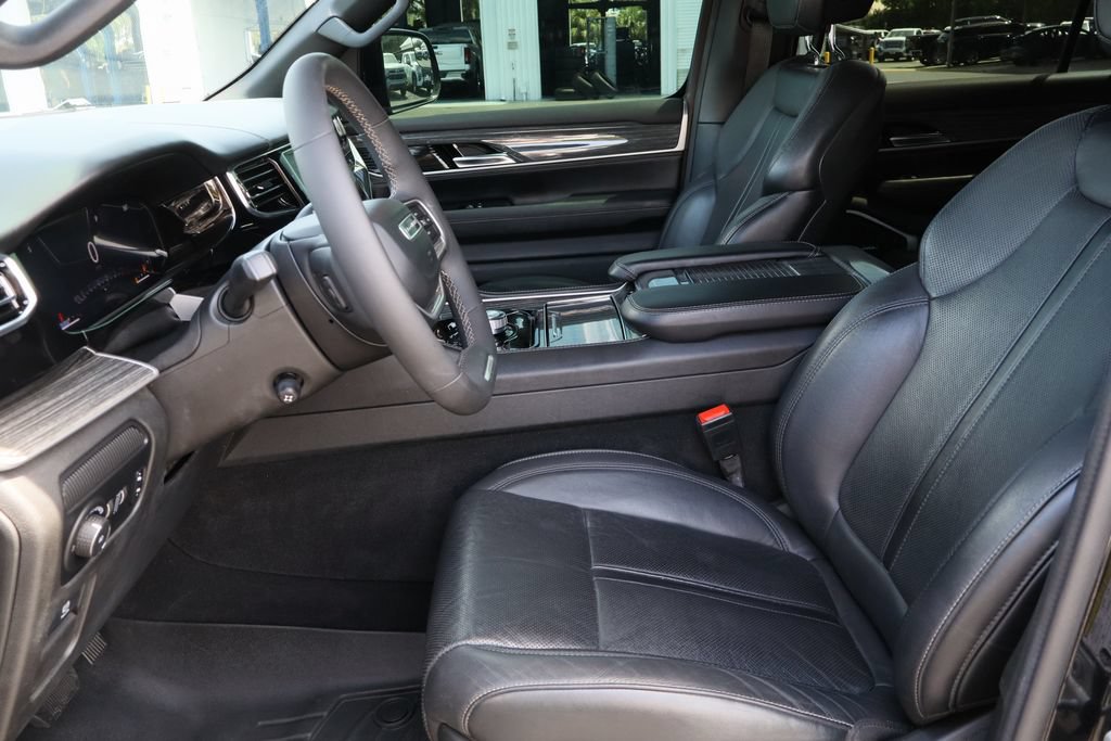 Used 2022 Jeep Wagoneer Series III w/ Flexible Seating Group RWD image 23