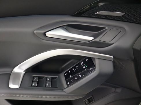 Used 2025 Audi Q5 Premium Plus image 25