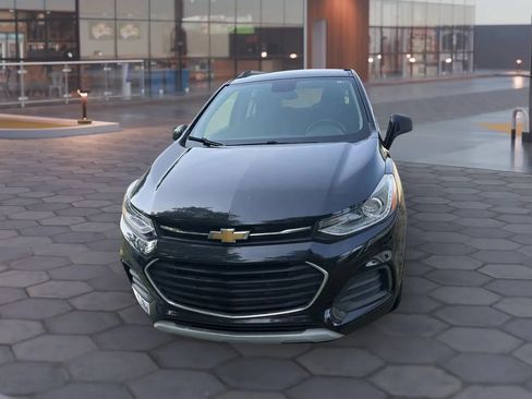 Used 2020 Chevrolet Trax LT AWD/4WD image 21