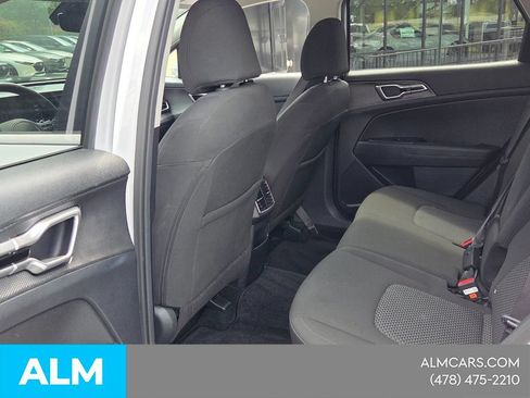 Used 2025 Kia Sportage LX FWD image 7