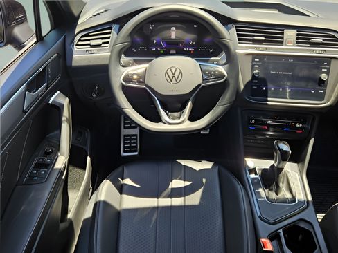 Used 2024 Volkswagen Tiguan SE R-Line FWD image 12