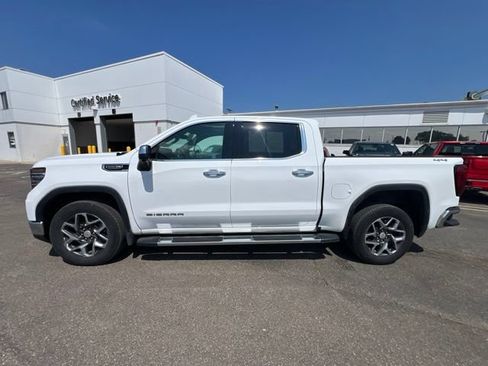 Used 2024 GMC Sierra 1500 SLT w/ SLT Premium Plus Package AWD/4WD image 9
