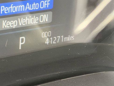 Certified 2025 Toyota Sienna XLE FWD image 8