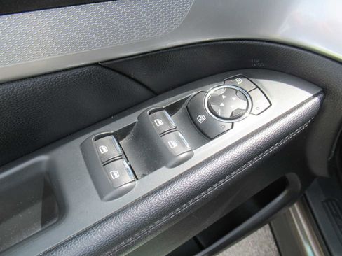 Used 2016 Ford Explorer XLT w/ Equipment Group 202A image 17