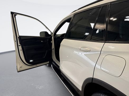 Used 2021 Honda Pilot Black Edition image 9