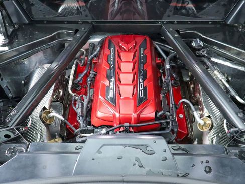 Used 2024 Chevrolet Corvette Stingray Premium Cpe w/ Battery Protection Package RWD image 25