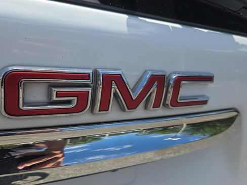 Used 2023 GMC Terrain SLT FWD image 32