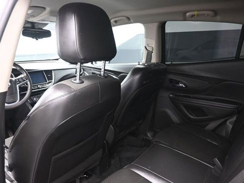 Used 2021 Buick Encore Preferred image 23